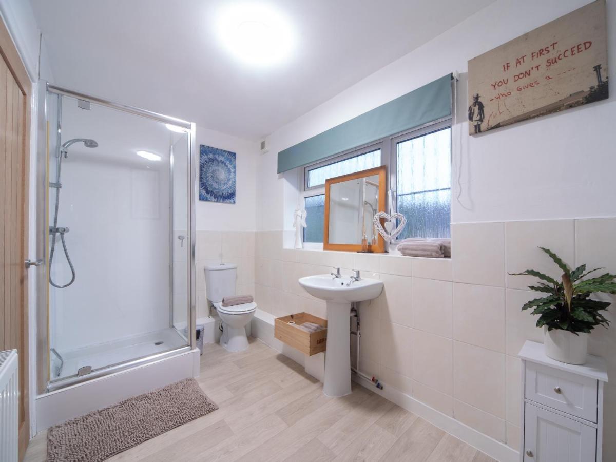 Castle View - Flat In Mumbles - Free Parking Oystermouth Exterior photo